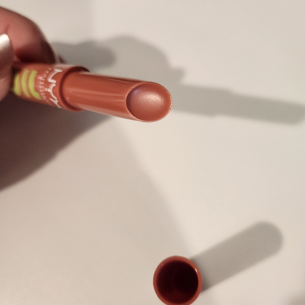 NWT NYX Cosmetics | Fat Oil Slick Click Vegan Lip Balm, Shade "Story or Post" - Picture 4 of 11